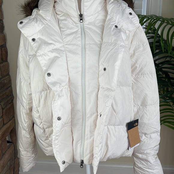 North Face New Dealio Short Down Jacket - Picture 3 of 8
